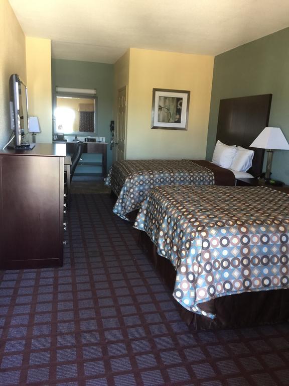 Pearsall Inn And Suites Exterior foto